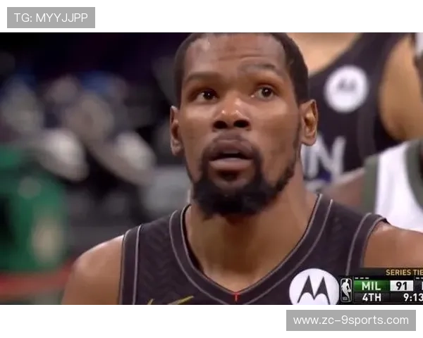 成都蓉城严鼎皓边路突破吸引两名防守，展现强大进攻威胁