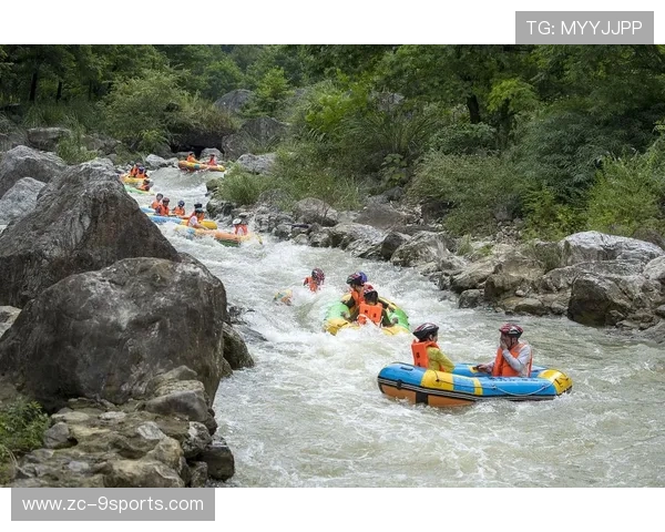 特色河流漂流锦标赛，激流勇进的狂野比赛，漂流比赛视频